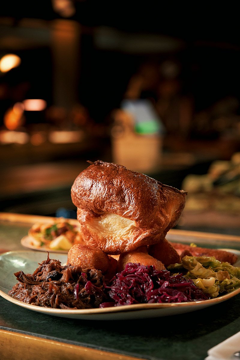 Dry-aged beef Sunday roast at temper